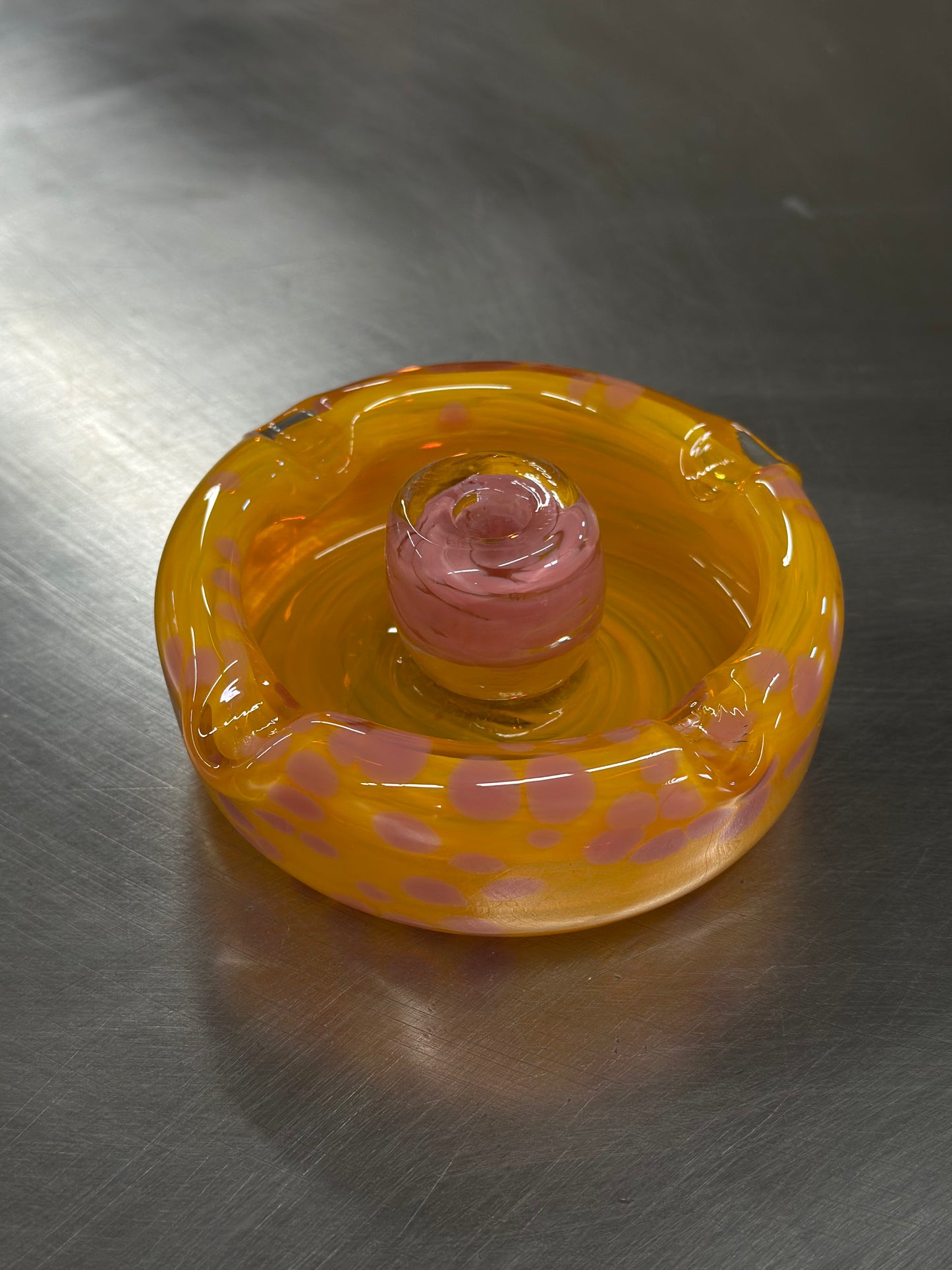 A001 Ashtray Gold an Pink